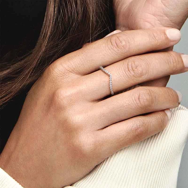Glittrande Wishbone Ring Rosé - PANDORA - Snabb frakt & paketinslagning - Nordicspectra.se