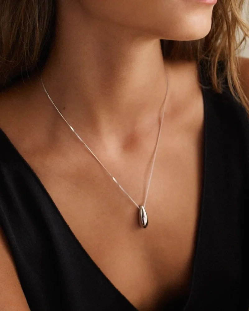 edblad-silver-bean-necklace-silver-pi-128076-5