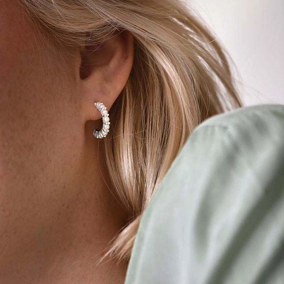 Petite Star Pearl Hoops - Drakenberg Sjölin Örhängen - Snabb frakt & paketinslagning - Nordic Spectra