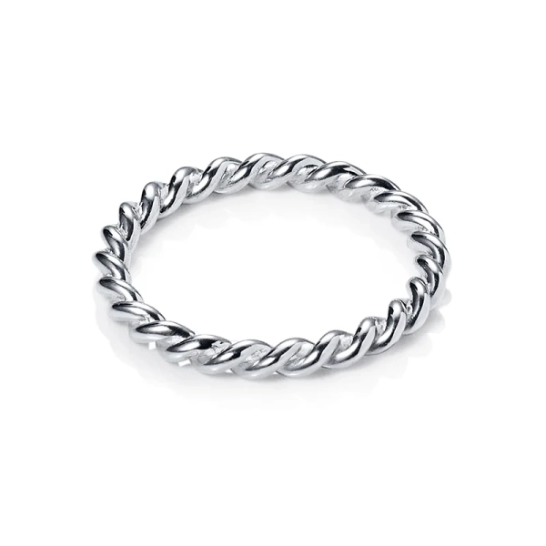Wrapped Ring i silver från Efva Attling med en virad design som ger en organisk känsla och subtil textur