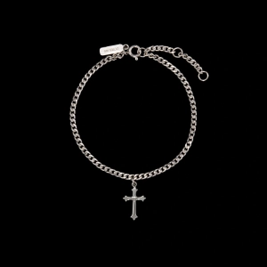 Maria Nilsdotterin hopeinen pieni hartausrannekoru