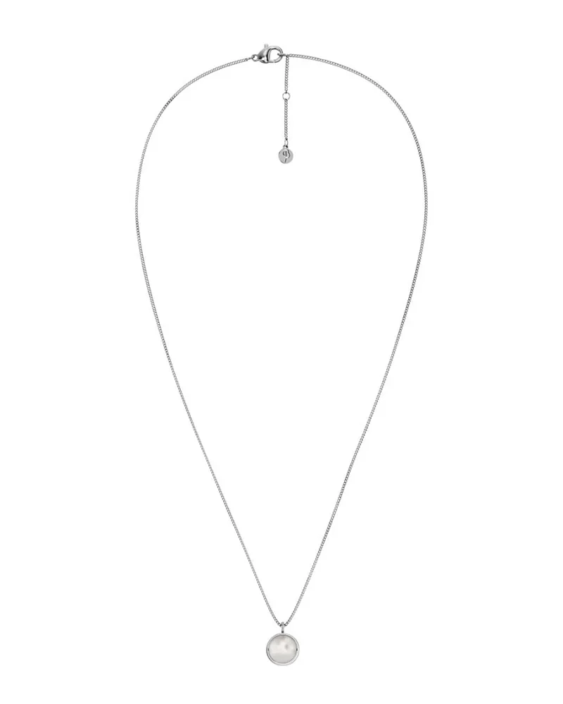 med elegant design och detaljerad kedja