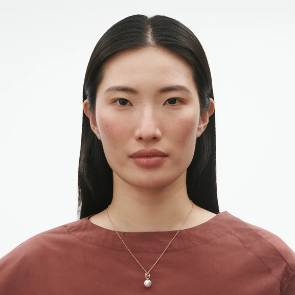 SS25_ECOM_ON-MODEL_MAGIC_PENDANT_10009352