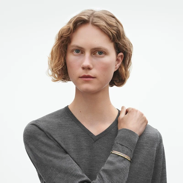 AW25_ECOM_ON-MODEL_FUSION_BANGLE_20000051