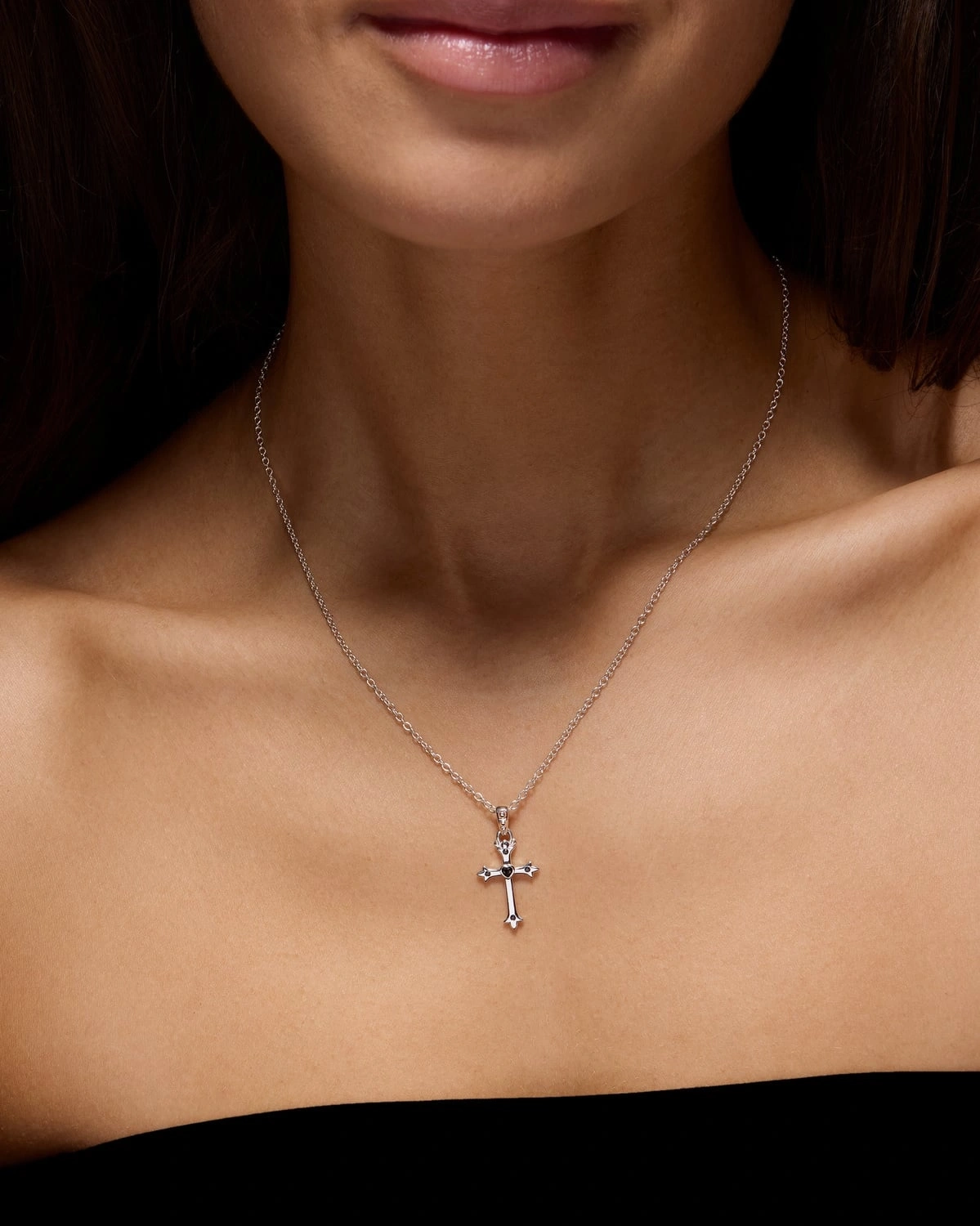 Devotion Necklace i silver med svart spinell