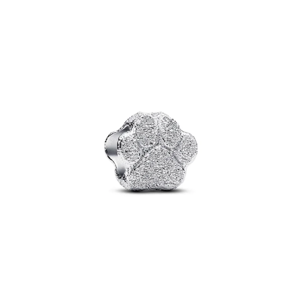 Die Halskette mit dem funkelnden Mini-Pfoten-Charm von Pandora symbolisiert die ewige Freundschaft mit Ihrem vierbeinigen Begleiter. Aus Sterlingsilber mit funkelnden Diamanten gefertigt