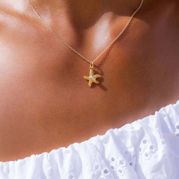 Mini Sea Star Necklace Gold Crystal - Caroline Svedbom - Snabb frakt & paketinslagning - Nordicspectra.se