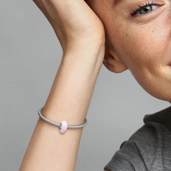 Opaliserande Rosa Berlock - PANDORA - Snabb leverans & paketinslagning - Nordic Spectra