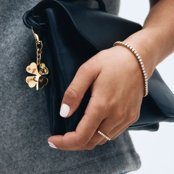 formad som en fyrklöver