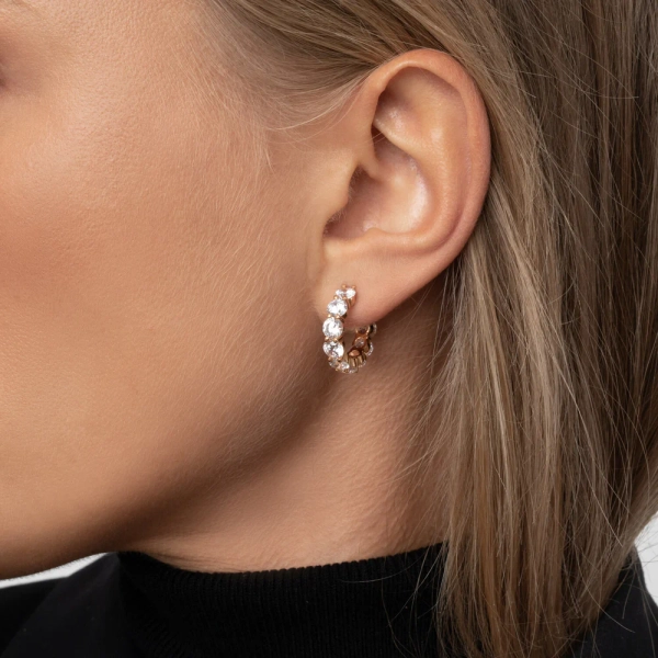 elegant und funkelnd mit Zirkonia
