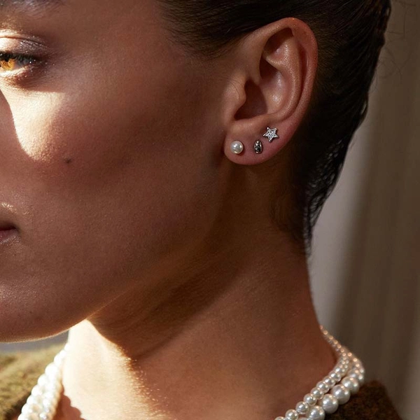 Lilian Studs M Gold - Edblad - Snabb frakt & paketinslagning - Nordicspectra.se