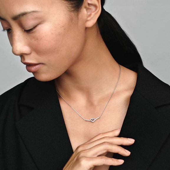 Glittrande Wishbone Heart Collier Halsband - PANDORA - Snabb frakt & paketinslagning - Nordicspectra.se