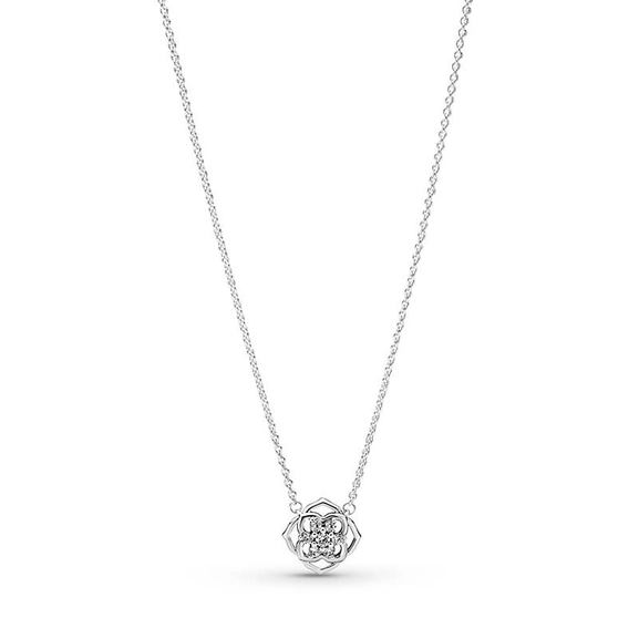 Halsband med Rosenblad - PANDORA - Snabb frakt & paketinslagning - Nordicspectra.se
