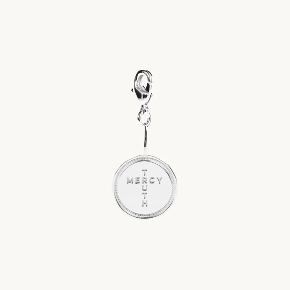 Cross Coin Charm Silver - Emma Israelsson - Snabb frakt & paketinslagning - Nordic Spectra