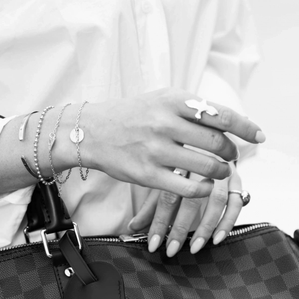 stilrent armband i silver från Emma Israelsson