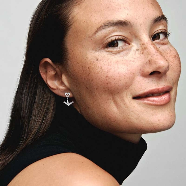 Glittrande Wishbone Heart Stiftörhängen - PANDORA - Snabb frakt & paketinslagning - Nordicspectra.se