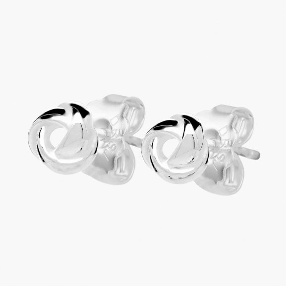 Le Knot Flat Drop Studs från Drakenberg Sjölin