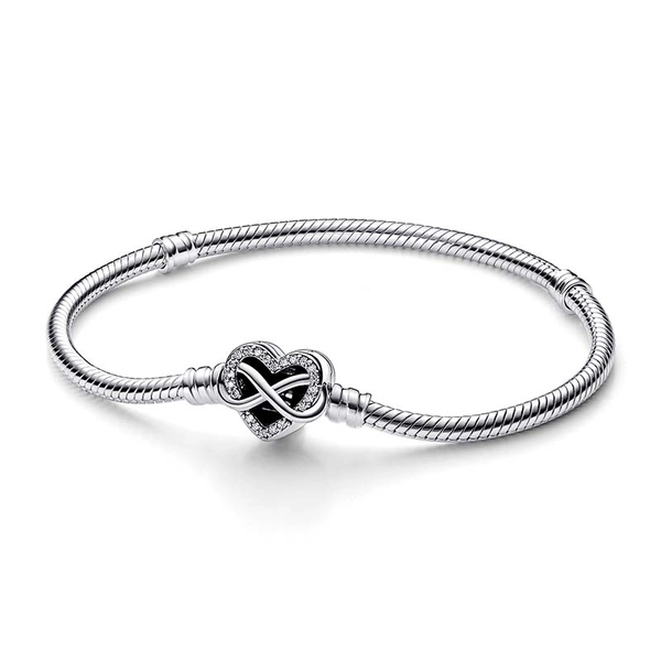 Pandora Moments Glittrande Ormkedjearmband med Hjärtlås - PANDORA - Snabb frakt & paketinslagning - Nordic Spectra