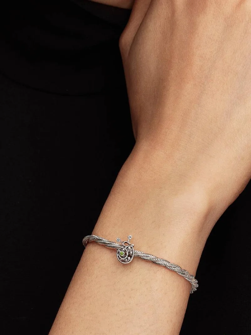 detailreiches und verspieltes Design für Armband oder Halskette.