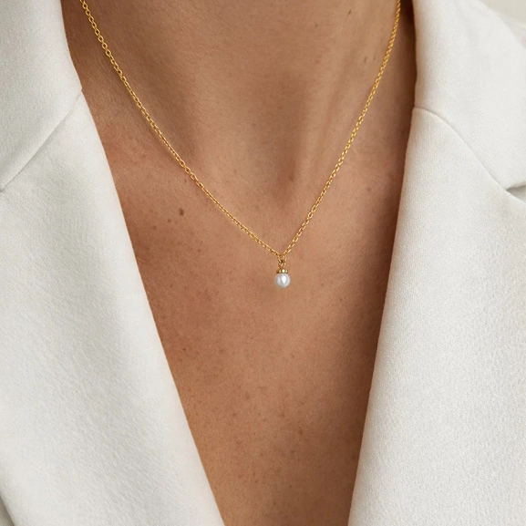 halsband i 18K guld med en sötvattenspärla