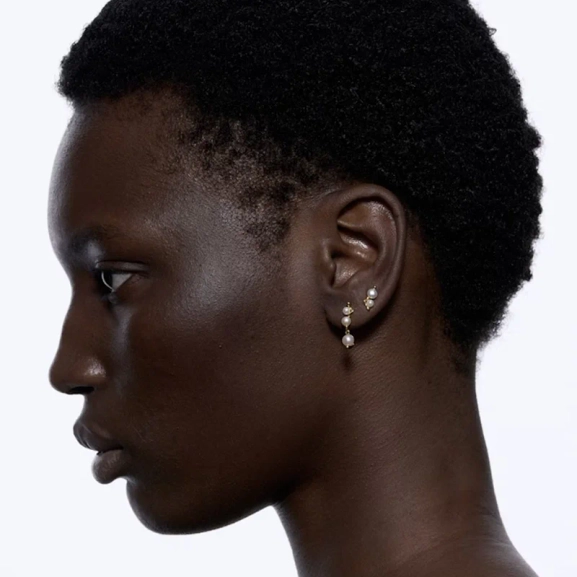 Shibuya San Studs Gold - Maria Black - Snabb frakt & paketinslagning - Nordic Spectra