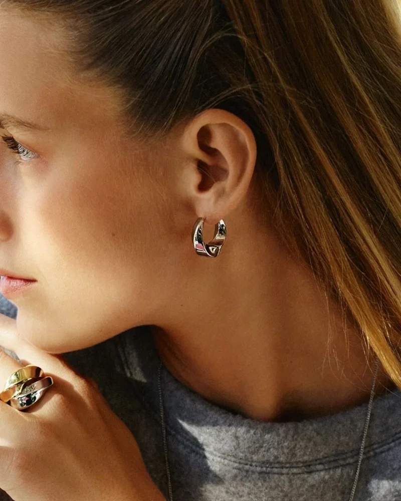 modell Helix Hoops L i rostfritt stål
