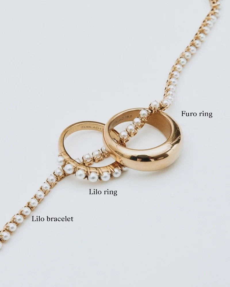 Elegant multiarmband med pärlemorpärlor och 14K guldplätering