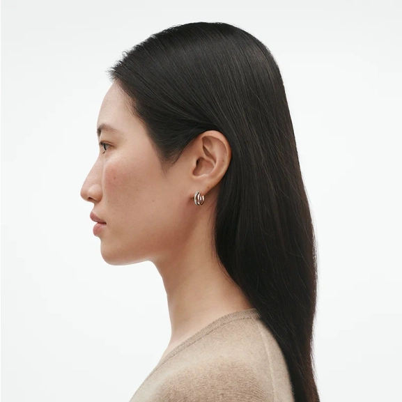 SS25_ECOM_ON-MODEL_FUSION_OPEN_EARHOOP_20001151