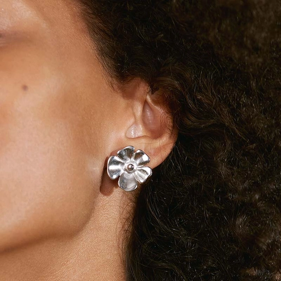 Floral Studs L Steel - Edblad - Snabb frakt & paketinslagning - Nordicspectra.se