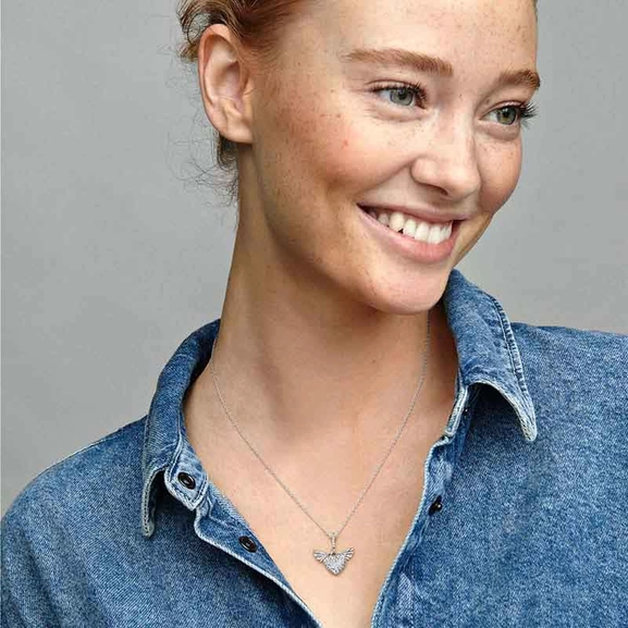 Pavéhjärta och Änglavingar Halsband - PANDORA - Snabb frakt & paketinslagning - Nordicspectra.se