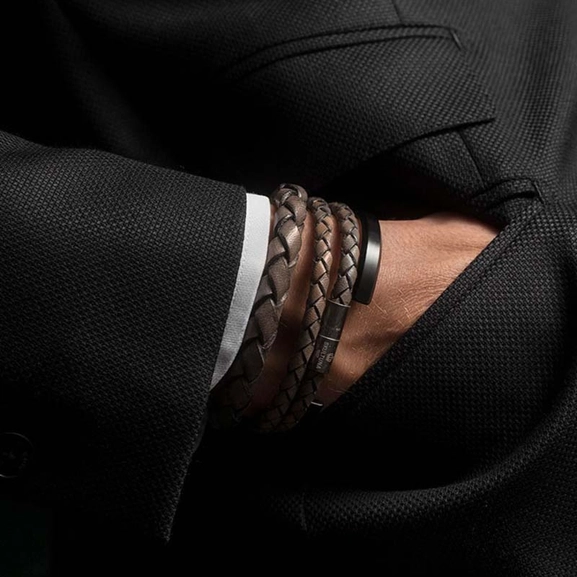 Icon Cuff - Titanium Black - Skultuna - Snabb frakt & paketinslagning - Nordicspectra.se