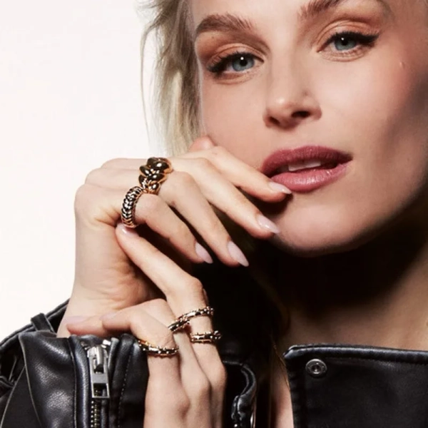 Braided Band Ring Gold - Emma Israelsson - Snabb frakt & paketinslagning - Nordic Spectra
