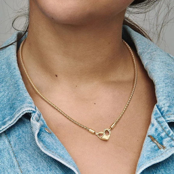 Pandora Moments Studded Chain Kedjehalsband Guld - PANDORA - Snabb leverans & paketinslagning - Nordic Spectra