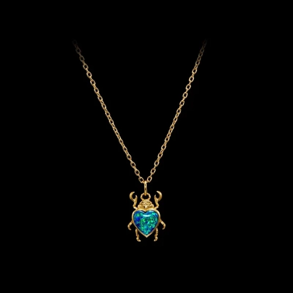 Beetle Necklace Gold i 18K guldpläterat silver med syntetisk opal