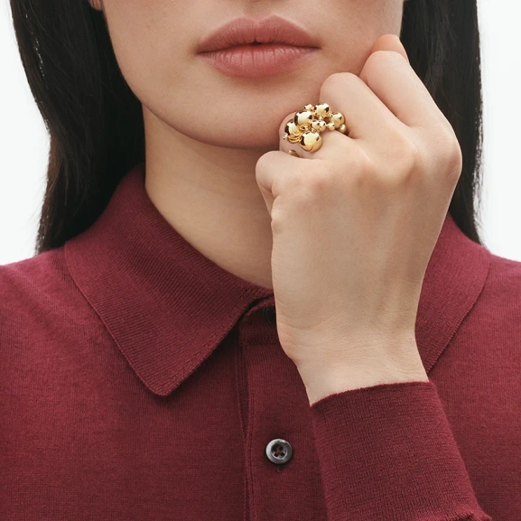 SS25_ECOM_ON-MODEL_MOONLIGHT GRAPES_RING_20000207_Close-ups