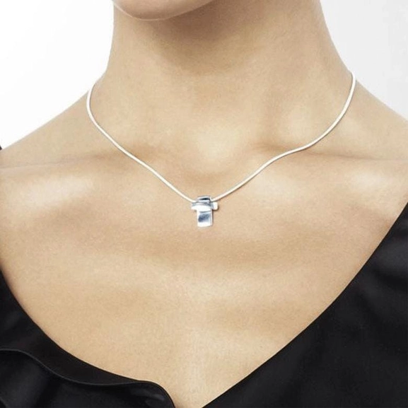 Little Cross Pendant - Efva Attling halsband - Snabb frakt & paketinslagning - Nordicspectra.se