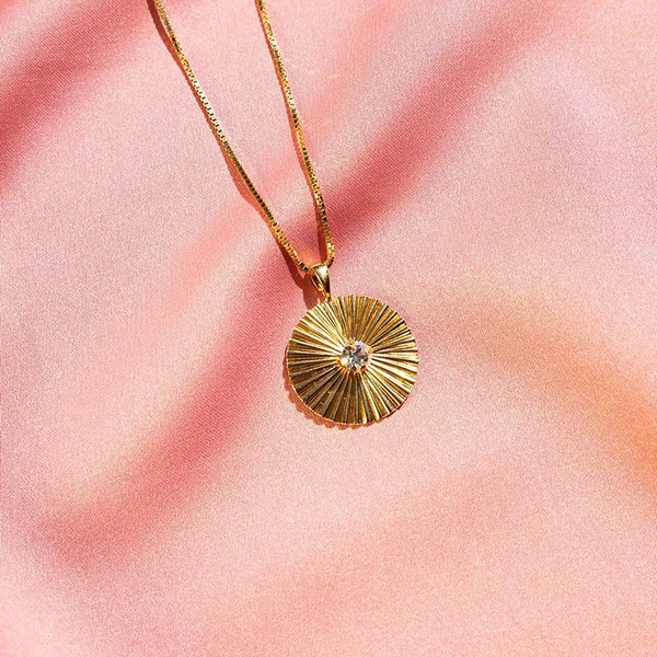 Odessa Necklace Gold Crystal - Caroline Svedbom - Snabb frakt & paketinslagning - Nordicspectra.se