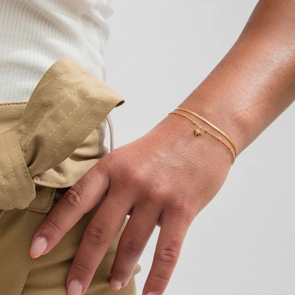 Herringbone Bracelet Gold - Syster P - Snabb leverans & Gratis paketinslagning - Nordic Spectra