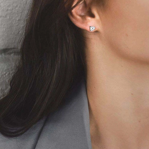 Le Knot Drop Studs - Drakenberg/Sjölin - Suuri valikoima & ilmainen lahjapaketointi - Nordicspectra.fi