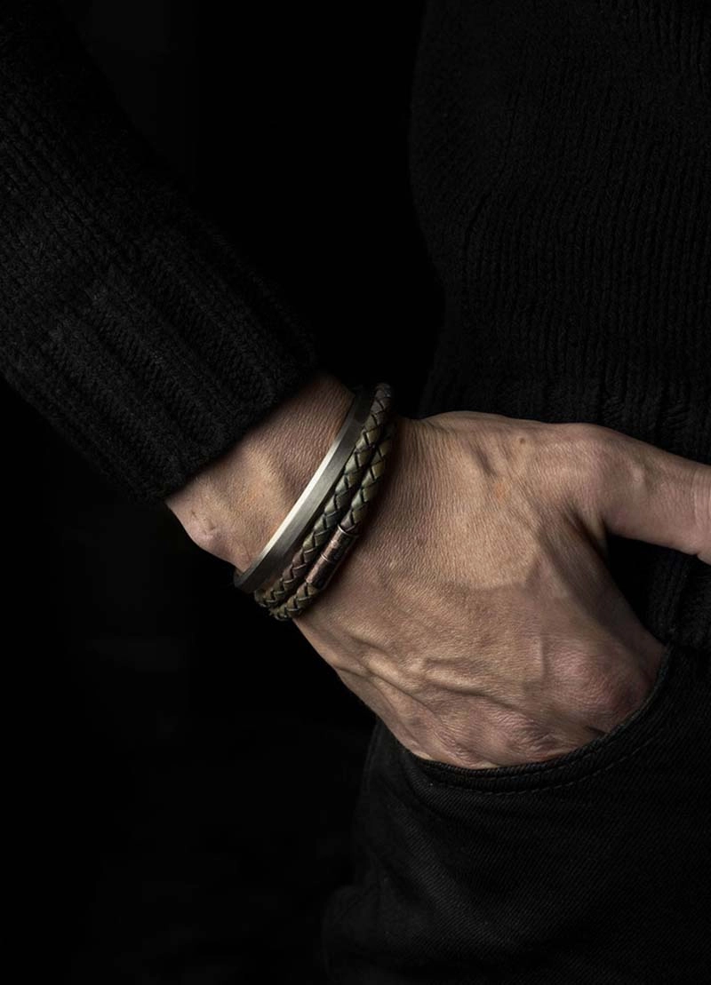 Icon Cuff - Matte Steel - Skultuna - Snabb frakt & paketinslagning - Nordicspectra.se