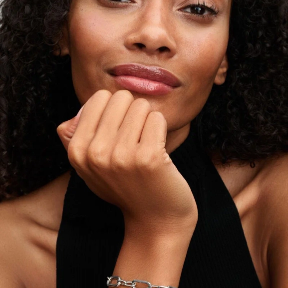 Turkosfärgad Elefant Minihängberlock från Pandora ME i sterlingsilver med turkosinspirerad sten för styrka och visdom.