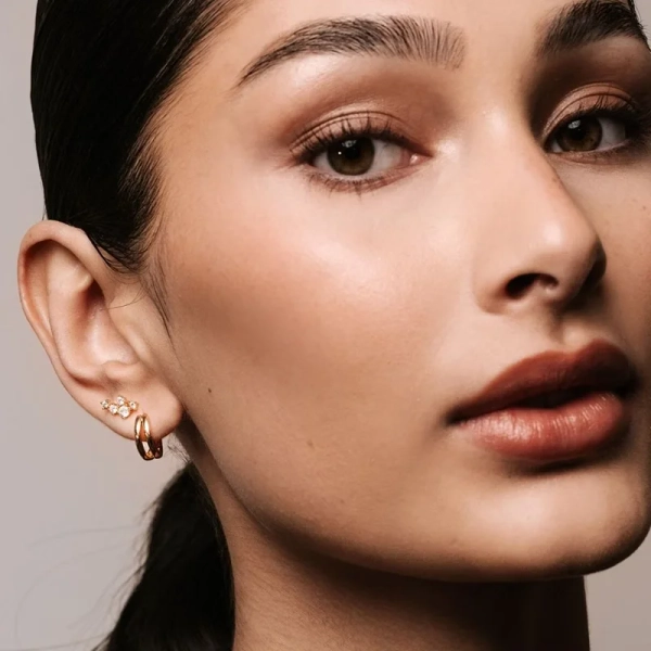 Sweetest Stacking Combo Guld: Två par örhängen i 18K guldpläterad mässing med cubic zirconia