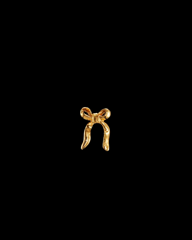 Bow Ear Stud Gold - Maria Nilsdotter - Schmuck im skandinavischen Design - Nordic Spectra