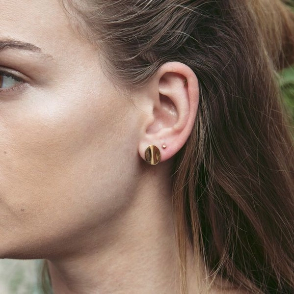 Pebble Mini Studs Gold - Edblad - Snabb frakt & paketinslagning - Nordicspectra.se