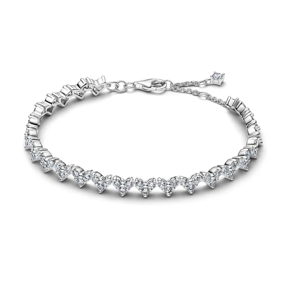Funkelndes Tennisarmband mit Herzmotiv und Zirkonia-Steinen aus Sterlingsilber aus der Pandora Timeless Kollektion.