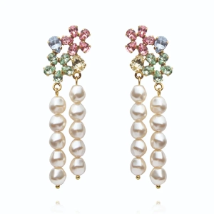 May Pearl Earrings i guldpläterad mässing med högkvalitativa kristaller