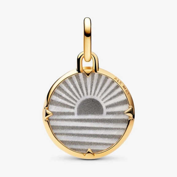 Medaljongberlock i guld med konstgjord pärlemor och zirkonia stenar från Pandora ME. Skimrande symbol för elegans och glamour.