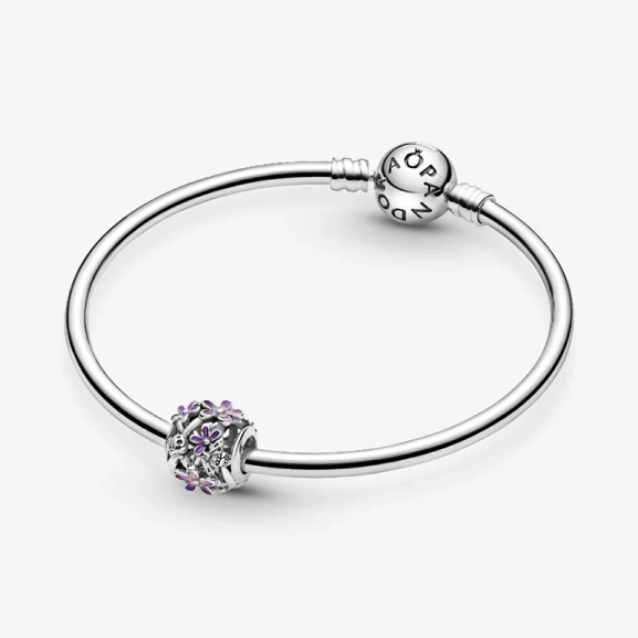 2 mm hoch und tief. Hergestellt aus Silber aus der Pandora Moments-Kollektion der Marke PANDORA.