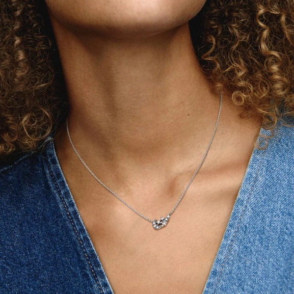 Collierhalsband med Glittrande Måne & Stjärna - PANDORA - Snabb leverans & paketinslagning - Nordic Spectra