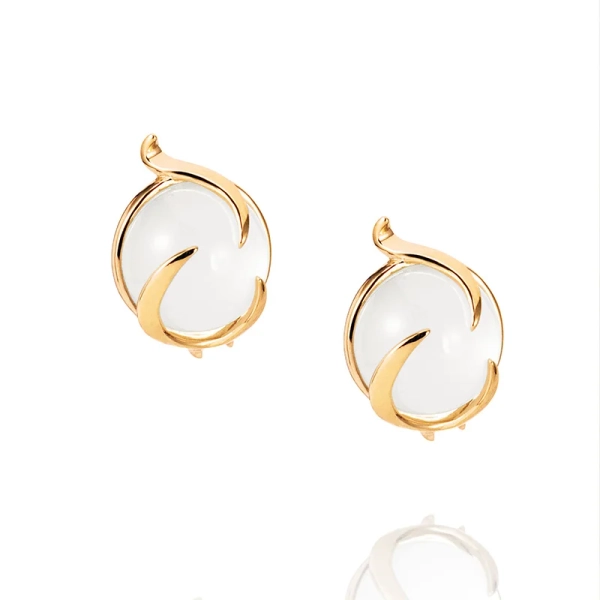 Frö Ear Gold Plated örhängen i 18K guldpläterat silver med cabochonslipad månsten